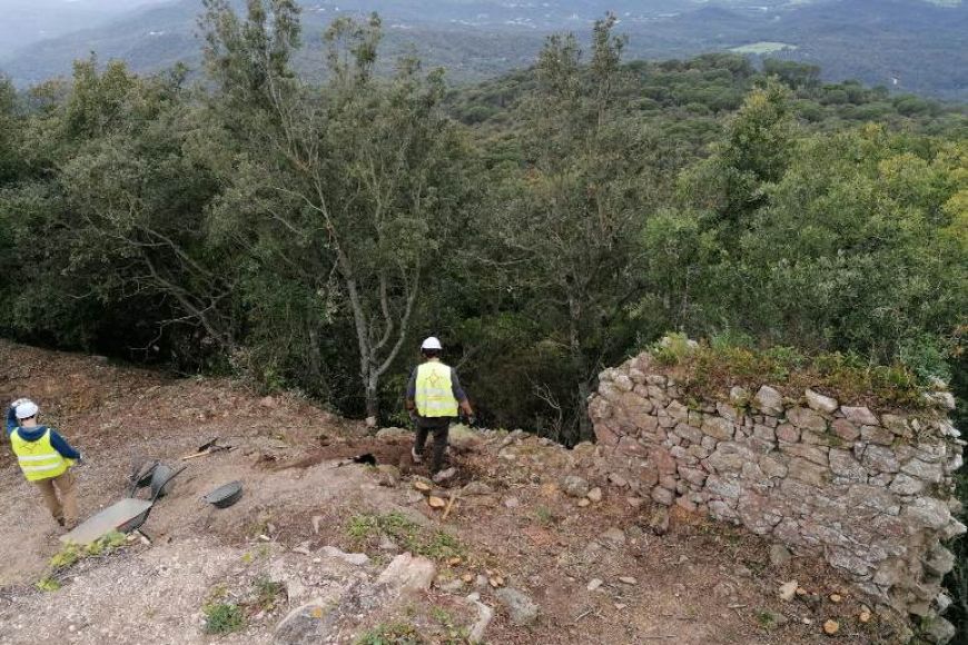 Castell de Montagut. Inici de les excavacions, maig 2021 | © Atri