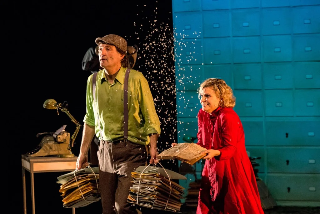 La nena dels pardals al cap